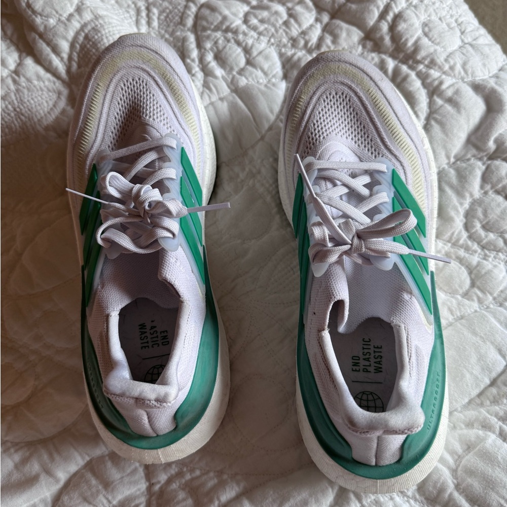 Women's adidas ultra boost green and white, size 10
No box